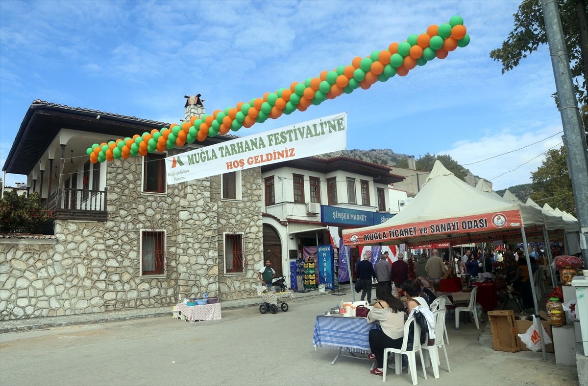 Muğla'nın Menteşe ilçesinde bu yıl sekizincisi gerçekleştirilen Tarhana Festivali'nde...