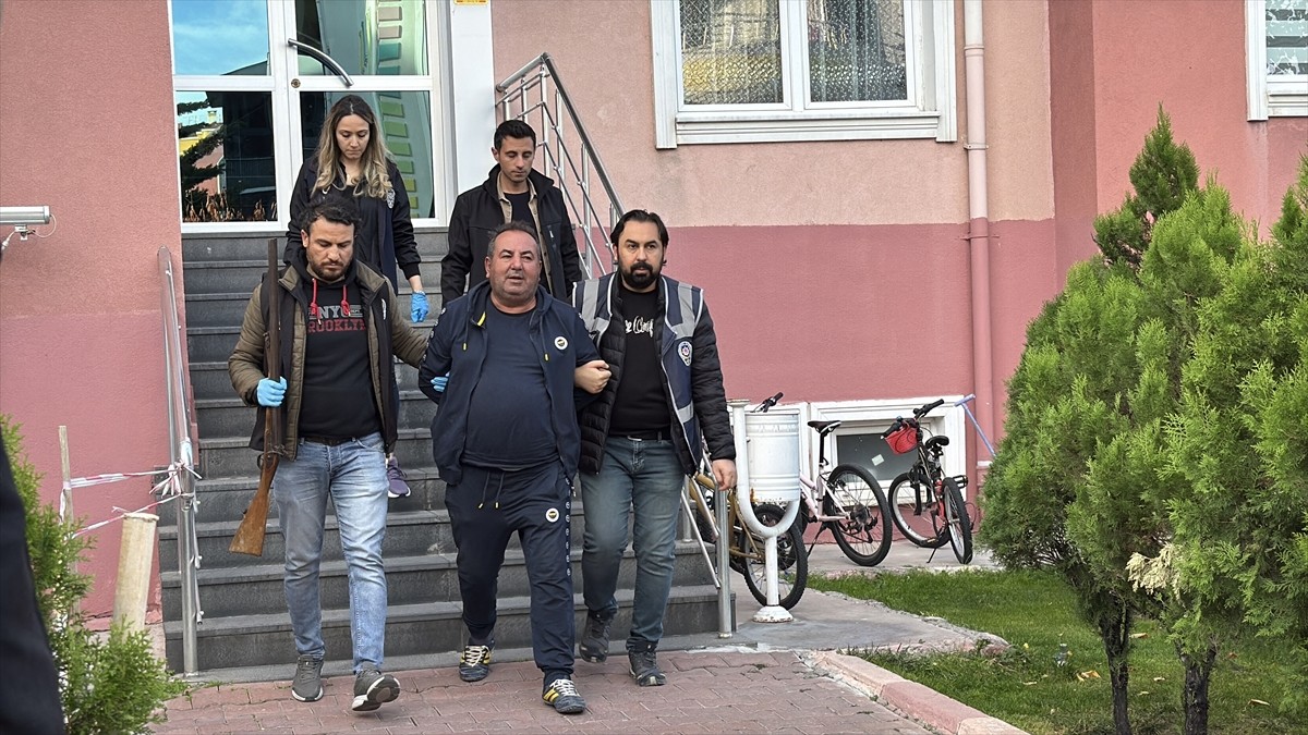 Nevşehir merkezli 4 ilde gerçekleştirilen "change araç" operasyonunda, araçların motor ve şasi...