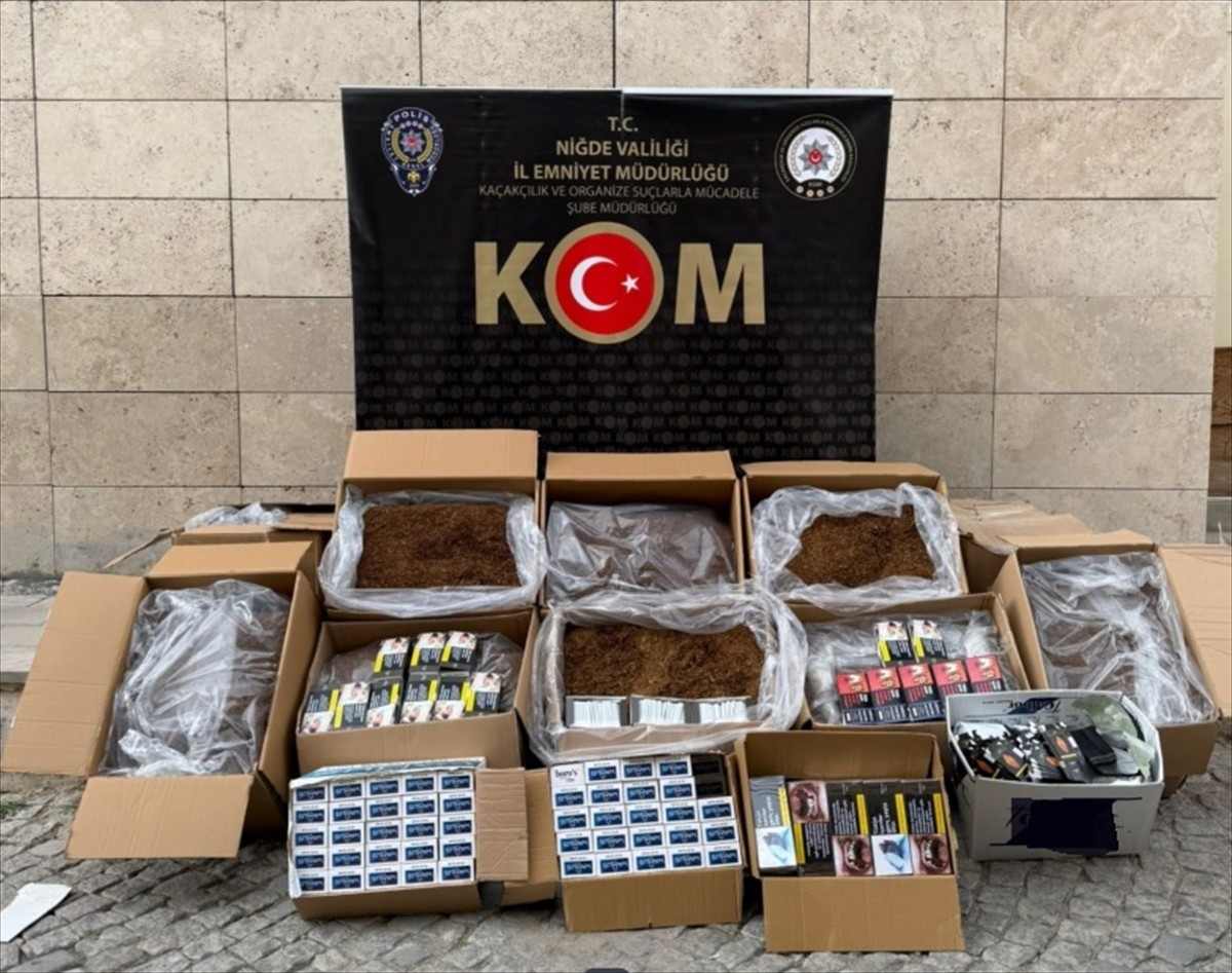 Niğde'de kaçakçılık operasyonunda 3 zanlı gözaltına alındı. Şüphelilerin ikamet, iş yerleri ve...