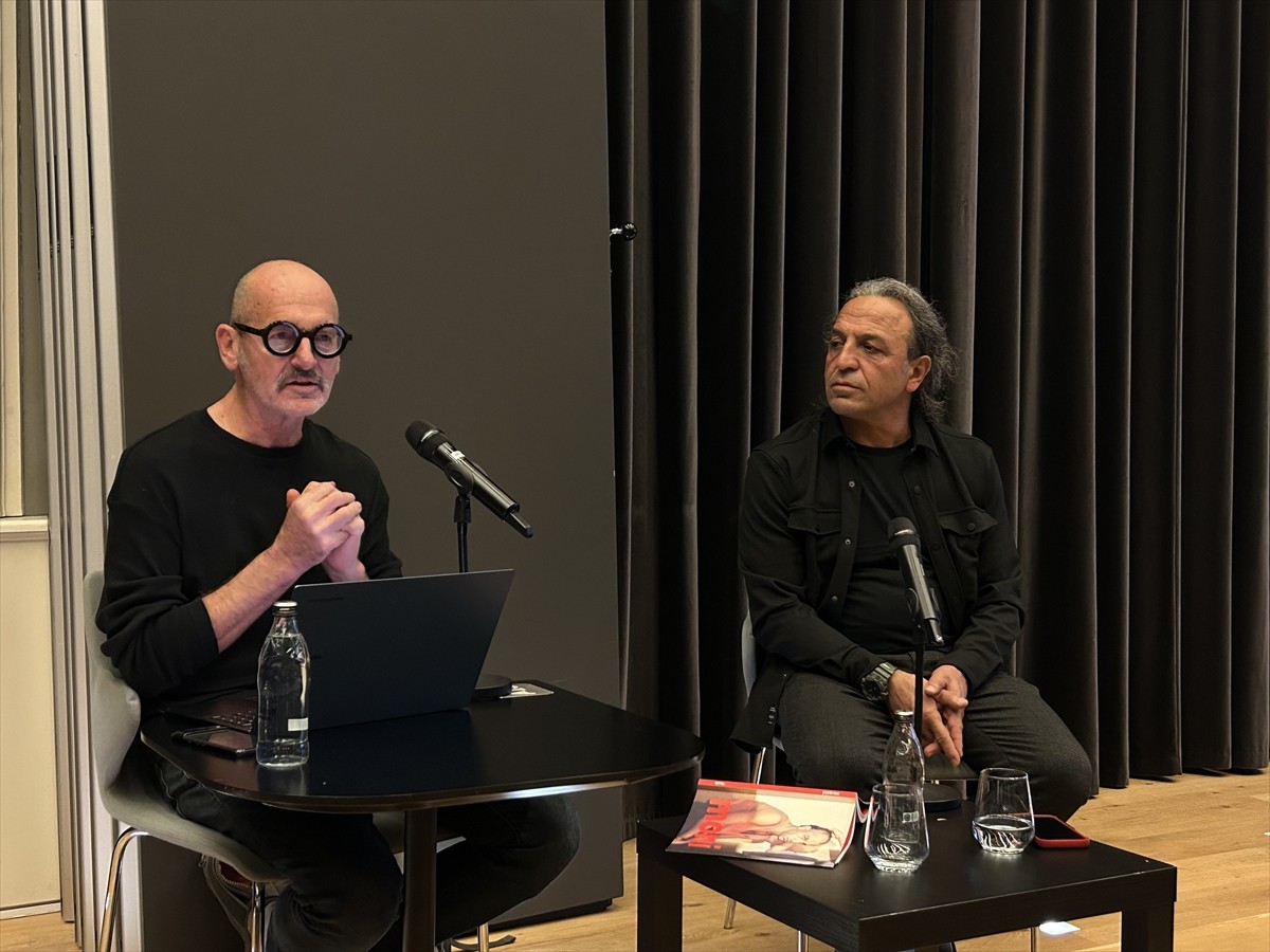 Performans sanatının Türkiye'deki başarılı temsilcilerinden biri olarak gösterilen ve "Moni"...