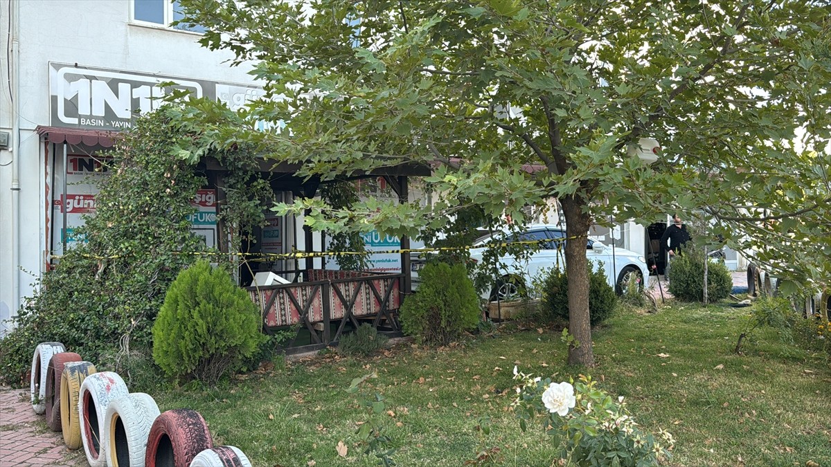 Silahlı saldırıya uğrayan Elazığ Kent Konseyi Başkanı ve Elazığ Basın ve Medya Cemiyeti Başkanı...