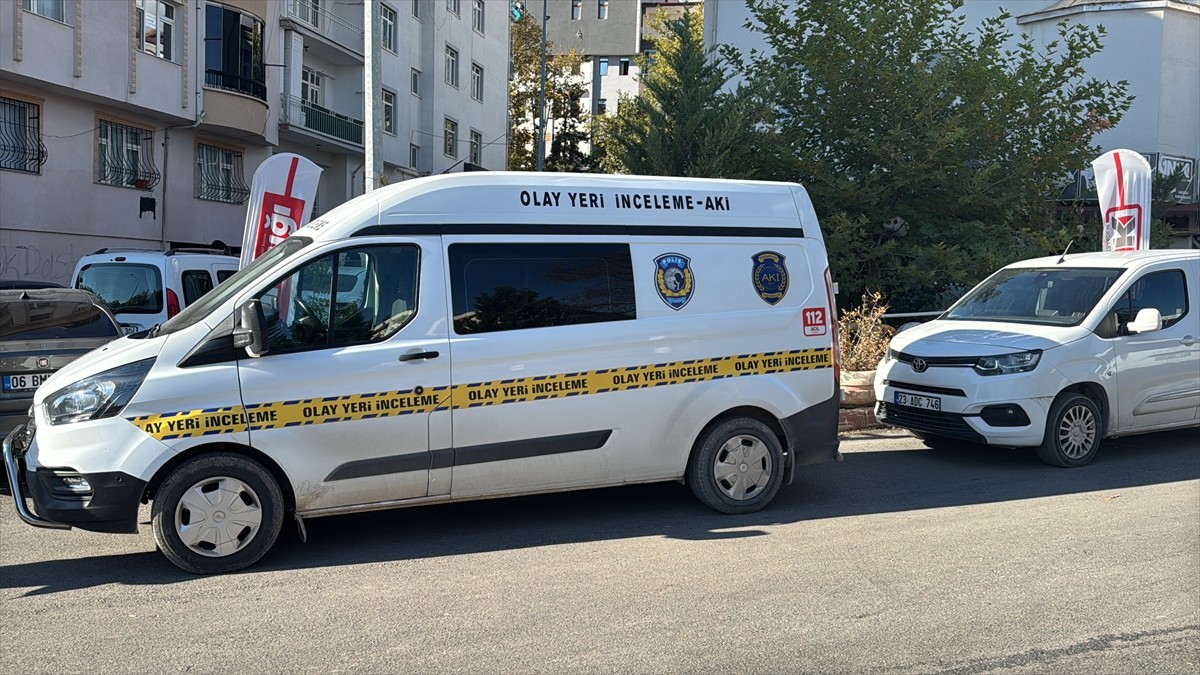 Silahlı saldırıya uğrayan Elazığ Kent Konseyi Başkanı ve Elazığ Basın ve Medya Cemiyeti Başkanı...