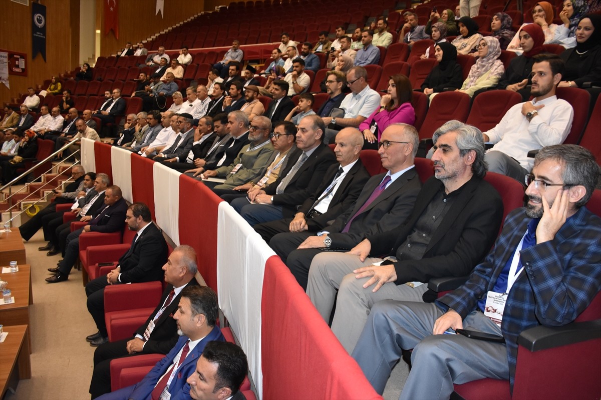 Şırnak'ta düzenlenen "Uluslararası İbnü'l-Esir El Cezeri Kardeşler Sempozyumu" sona erdi. Valilik...