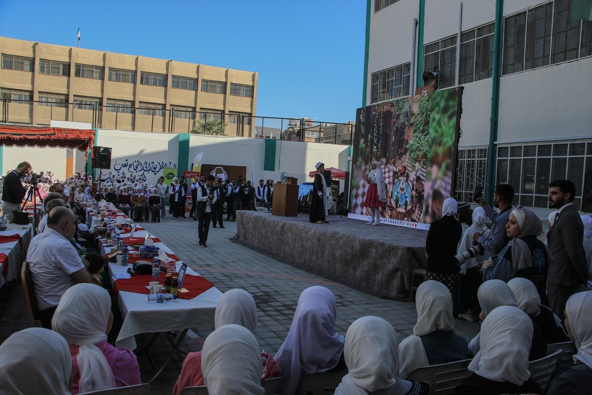 Suriye'nin başkenti Şam'da, Eğitim Bakanlığı ve Gıras en-Nahda Derneği, Muhammed Behçet el-Bittar...