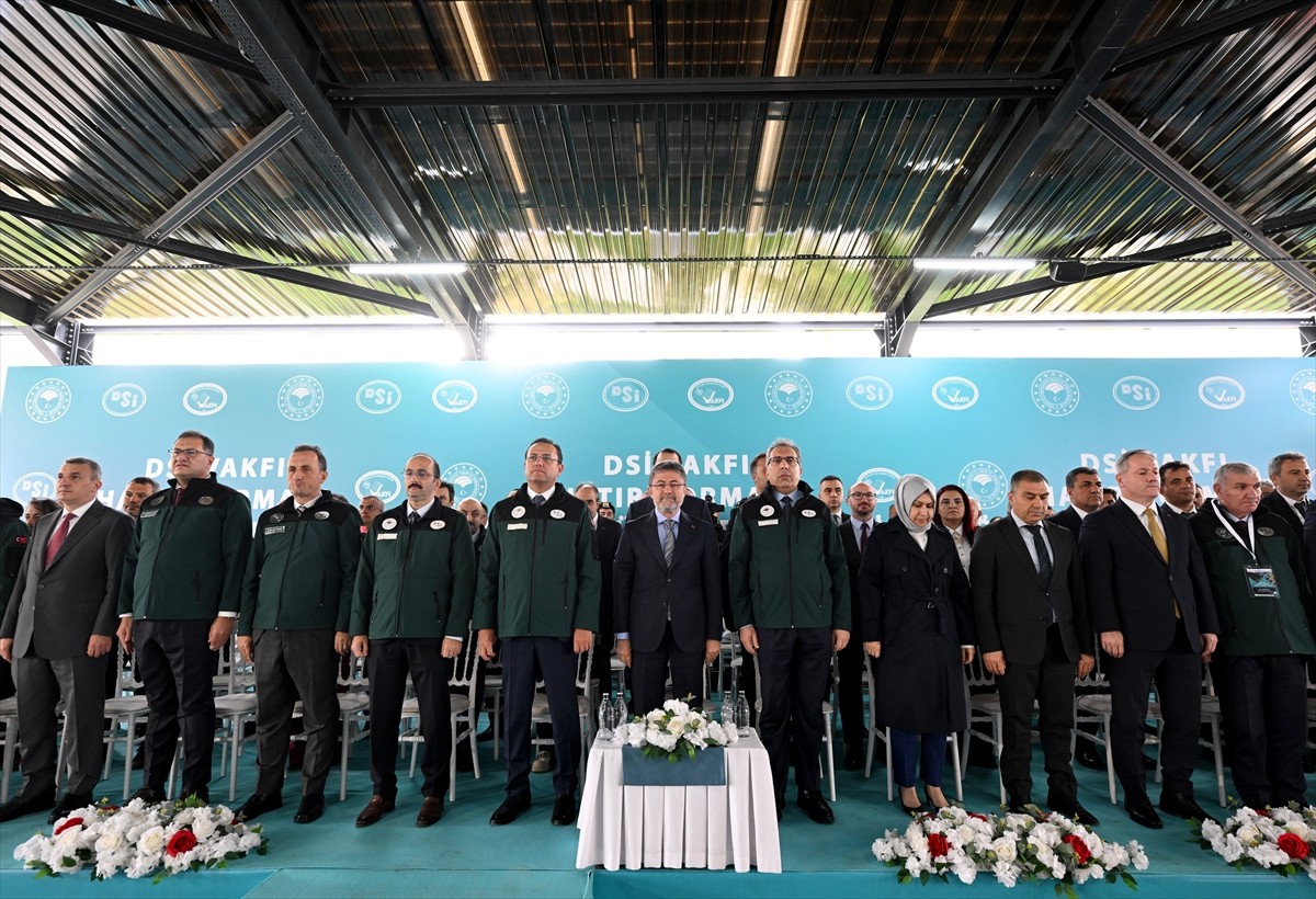Tarım ve Orman Bakanı İbrahim Yumaklı, Devlet Su İşleri (DSİ) Genel Müdürlüğü'nde düzenlenen "DSİ...