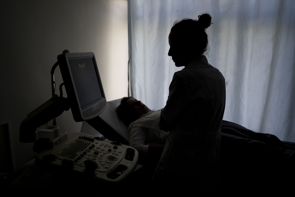 Televizyonda izlediği haber sonrası kendi kendine yaptığı muayenede memesindeki kitleyi fark...