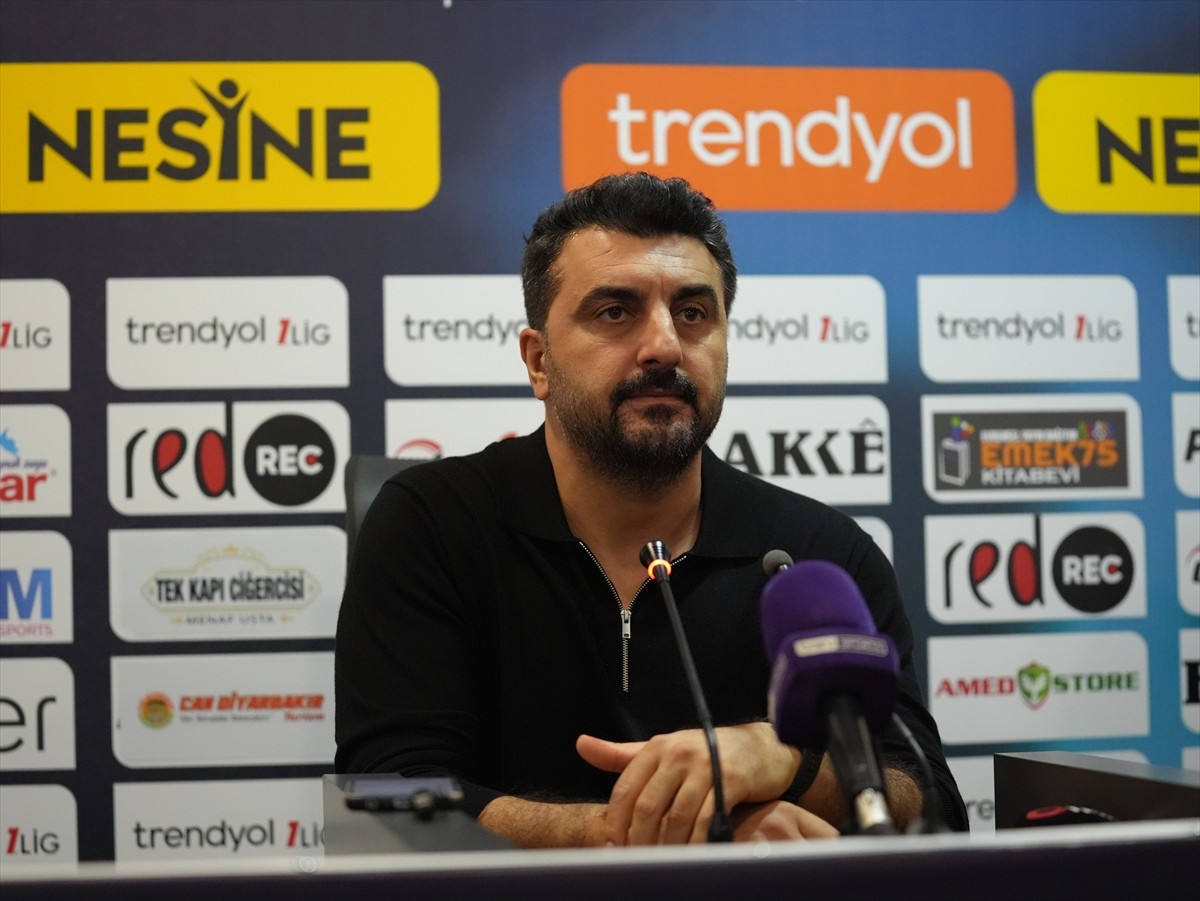 Trendyol 1. Lig'in 11. haftasında İstanbulspor ile karşılaşan Amed Sportif Faaliyetler'in teknik...