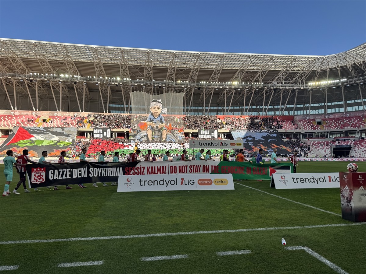 Trendyol 1. Lig'in 9. haftasında sahasında Serikspor ile karşılaşan Özbelsan Sivasspor...