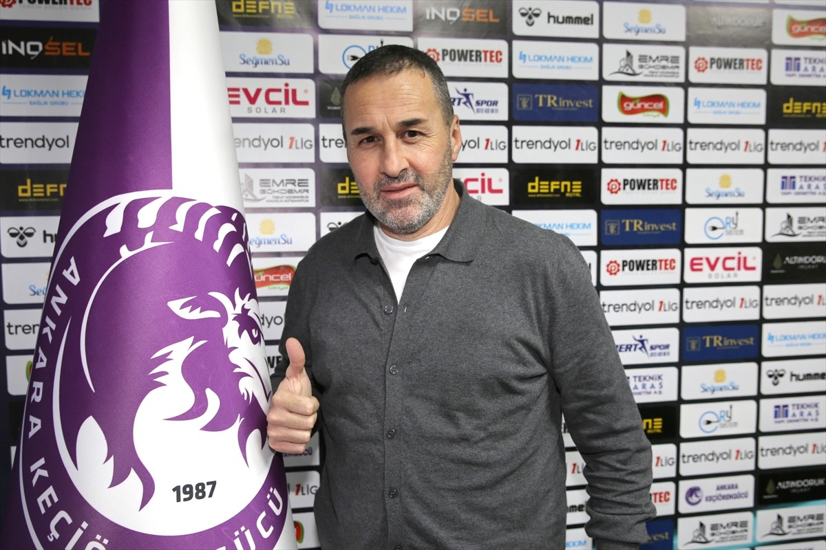 Trendyol 1. Lig ekiplerinden Emre Gökdemir İnşaat Ankara Keçiörengücü, teknik direktör Yalçın...