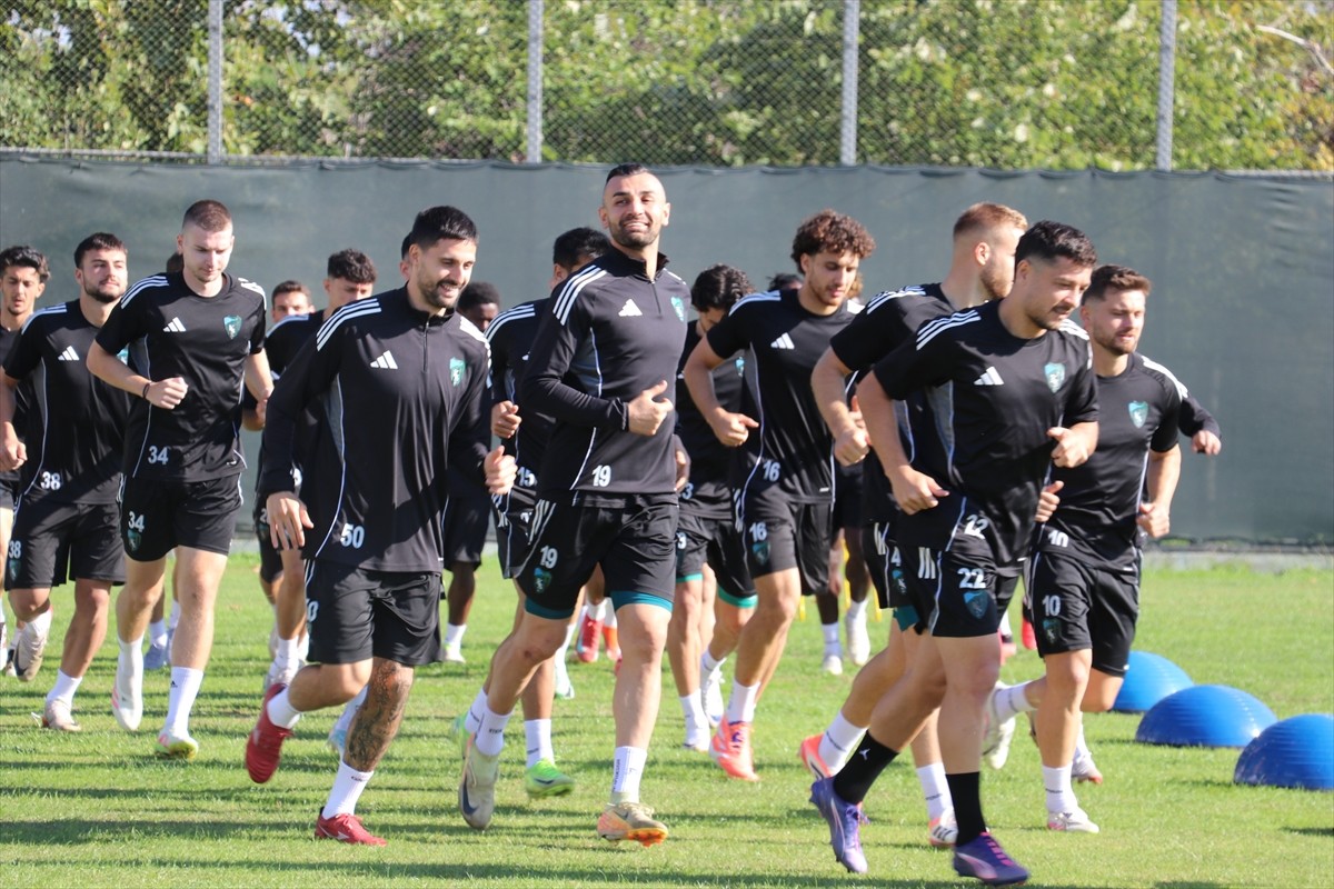 Trendyol Süper Lig'in 10. haftasında sahasında Corendon Alanyaspor ile karşılaşacak Kocaelispor...