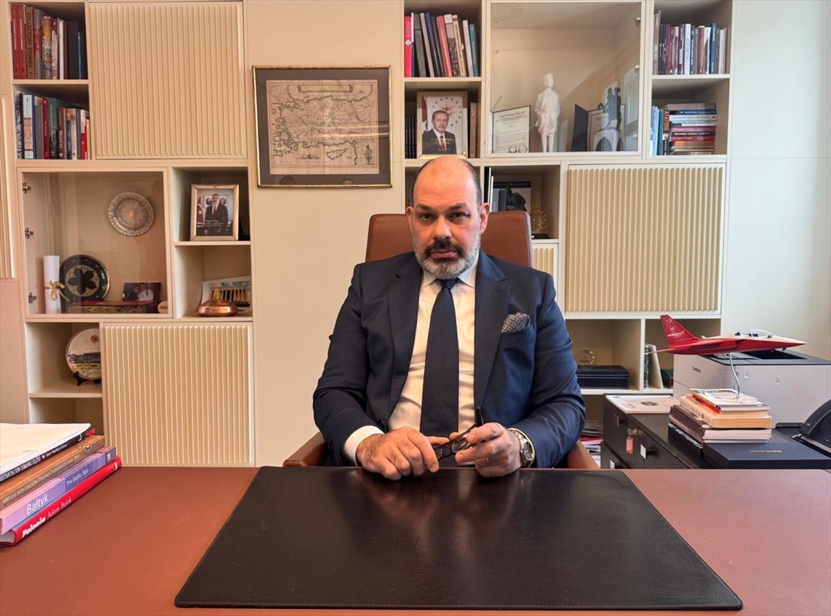 Türkiye'nin Varşova Büyükelçisi Rauf Alp Denktaş, Türkiye Büyükelçiliği'nde Türk basın...