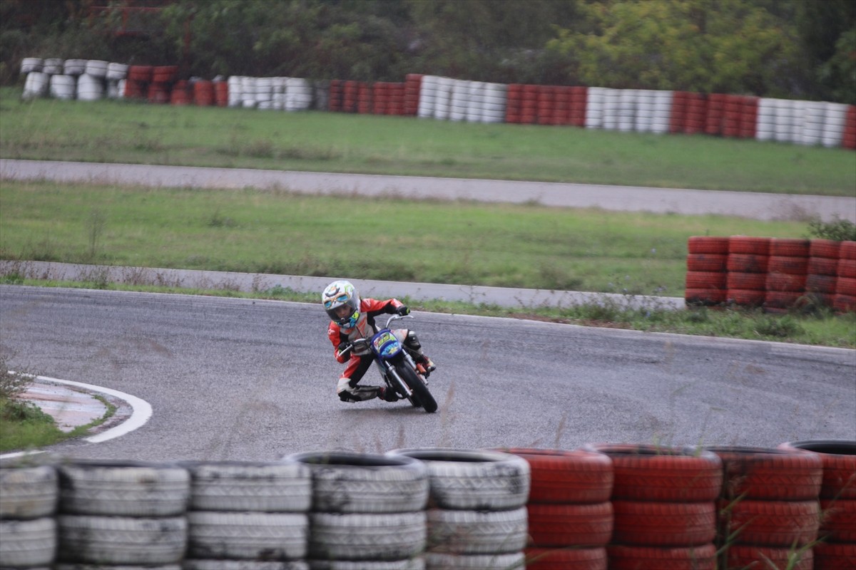 Türkiye Süpermoto Şampiyonası'nın 5. ayak yarışları, Kocaeli'de tamamlandı.