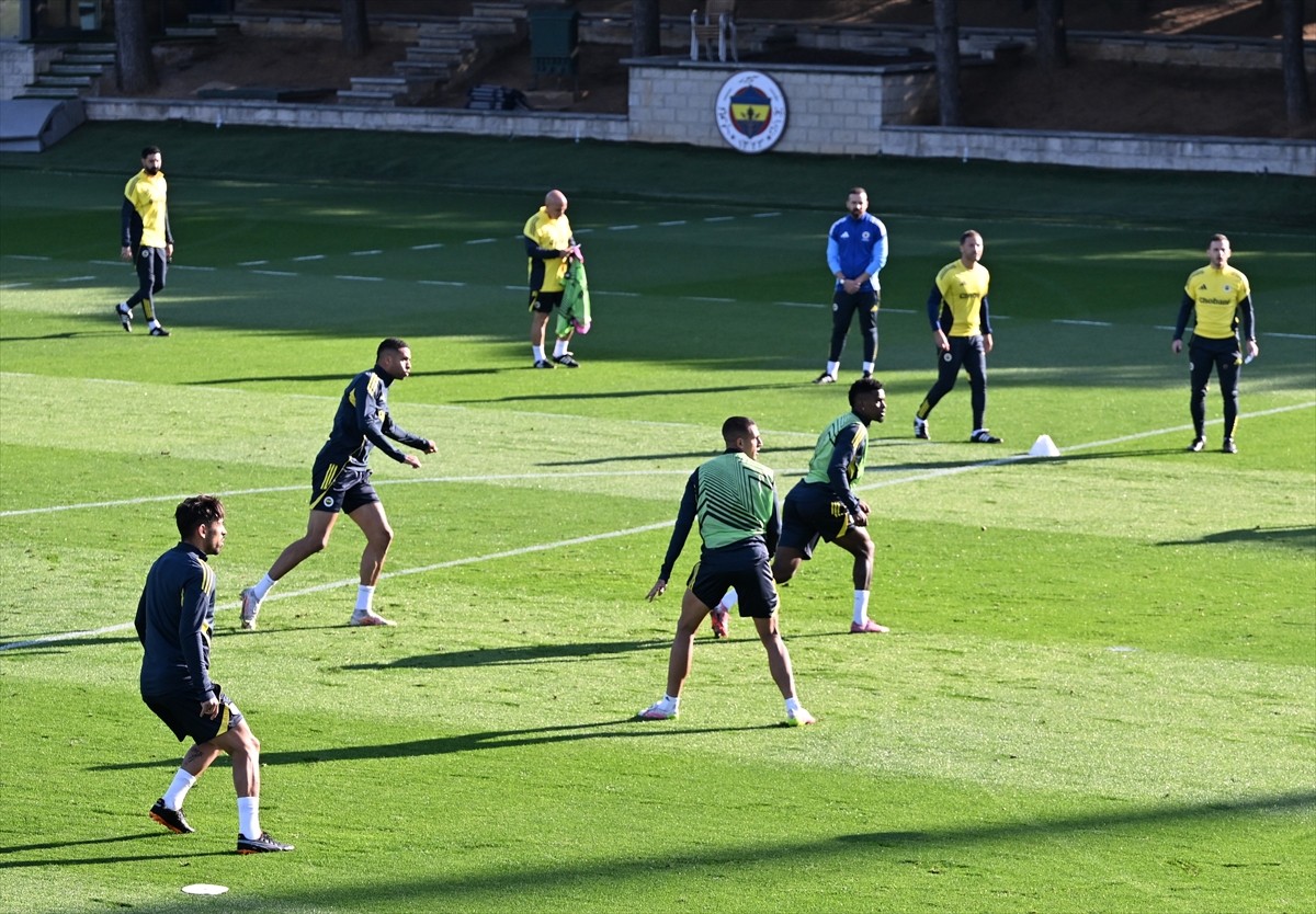 UEFA Avrupa Ligi'nin 2. haftasında yarın Fransa'nın Nice takımını konuk edecek Fenerbahçe, Can...