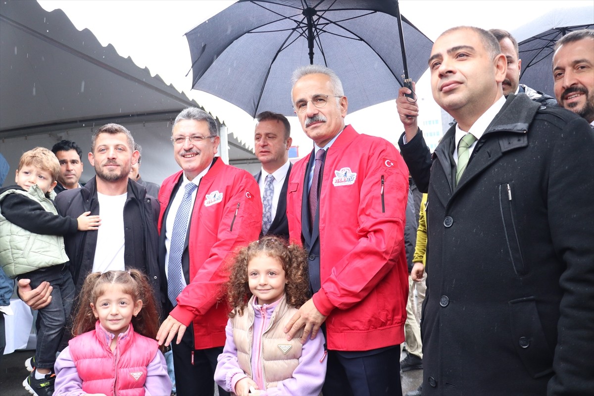 Ulaştırma ve Altyapı Bakanı Abdulkadir Uraloğlu, Özdemir Bayraktar Bilim Merkezi'nde...