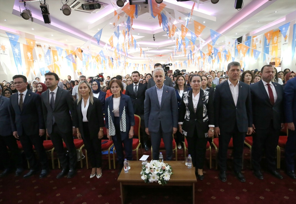 Ulaştırma ve Altyapı Bakanı Abdulkadir Uraloğlu, TEİAŞ 19. Bölge Müdürlüğü'nde düzenlenen AK Parti...