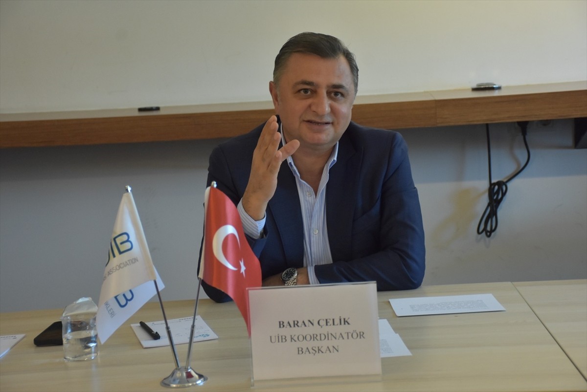 Uludağ İhracatçı Birlikleri (UİB) Koordinatör Başkanı ve Otomotiv Endüstrisi İhracatçıları Birliği...