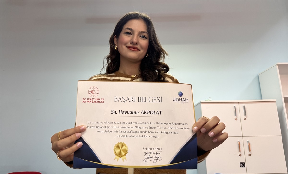 Üniversite öğrencilerince yapay zeka desteğiyle geliştirilen trafik, hava durumu ve çevresel risk...