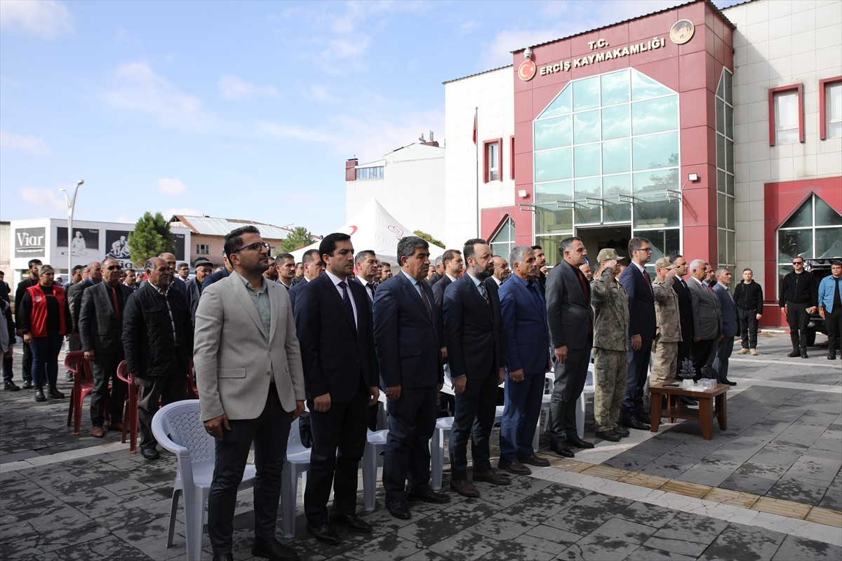 Van'ın Erciş ilçesinde 23 Ekim 2011'de meydana gelen depremde hayatını kaybeden 604 kişi...