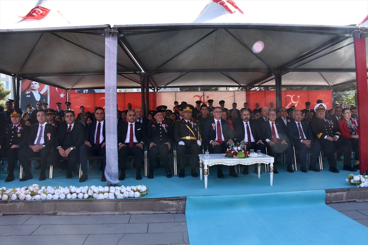 Van, Bitlis, Muş ve Hakkari'de 29 Ekim Cumhuriyet Bayramı ve Cumhuriyet'in 102. yıl dönümü...