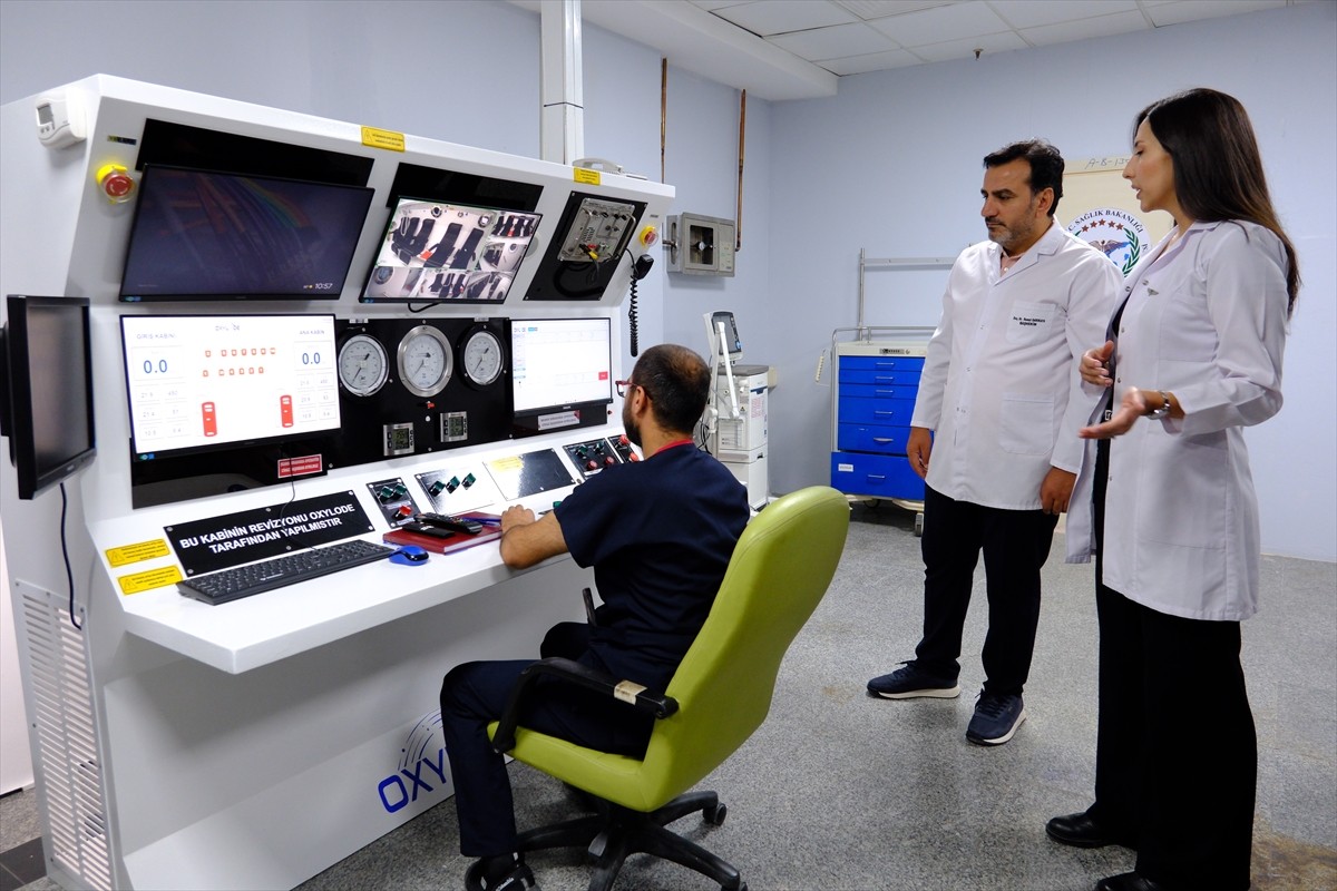 Van Eğitim ve Araştırma Hastanesi bünyesinde hizmet veren "Hiperbarik Oksijen Tedavi Merkezi"...