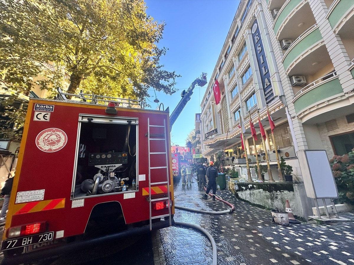 Yalova'nın Termal ilçesinde otelde çıkan yangın itfaiye ekiplerince söndürüldü. Yangın nedeniyle...