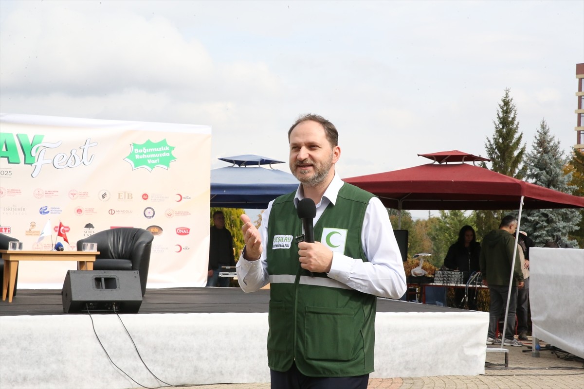 Yeşilay Eskişehir Şubesi ve Anadolu Üniversitesi Bağımlılık Önleme Çalışmaları Birimi işbirliğiyle...