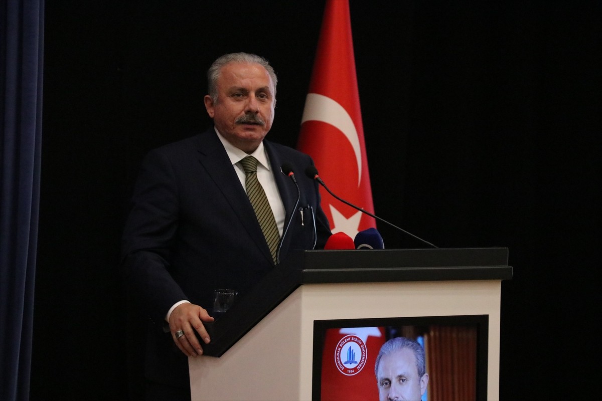 Zonguldak Bülent Ecevit Üniversitesinin (BEUN) 2025-2026 Akademik Yılı açılış töreni...