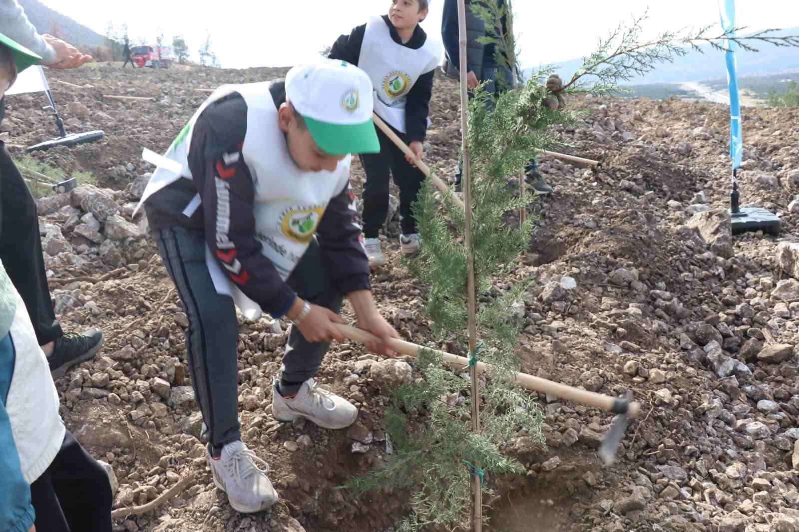 11 KASIM MİLLİ AĞAÇLANDIRMA GÜNÜ KAPSAMINDA DENİZLİ’DE, 23 AĞUSTOS 2025 TARİHİNDE ÇIKAN ORMAN...
