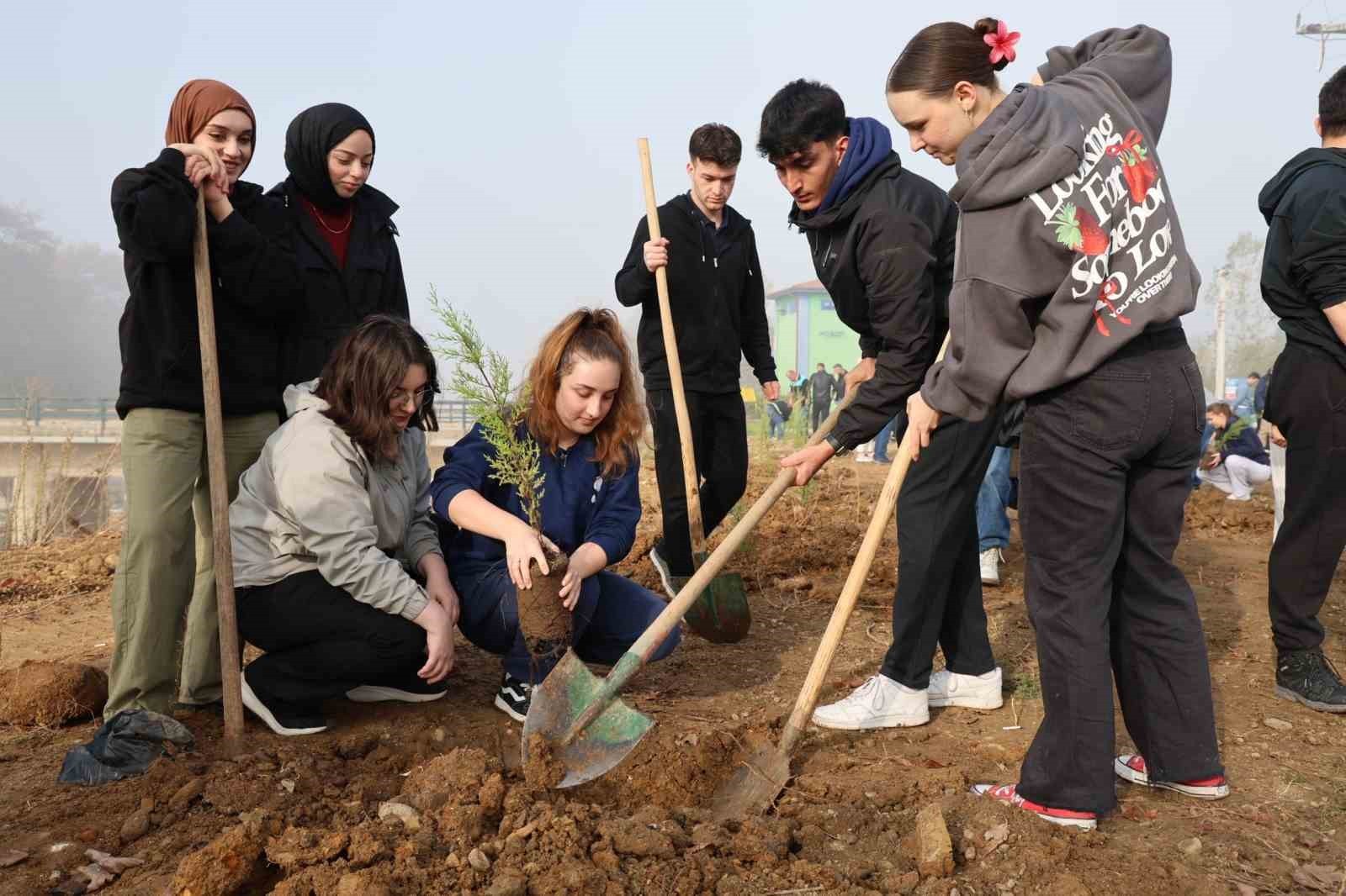 11 KASIM MİLLİ AĞAÇLANDIRMA GÜNÜ KAPSAMINDA ÜLKEMİZDE BAŞLATILAN YEŞİL VATAN SEFERBERLİĞİNE...