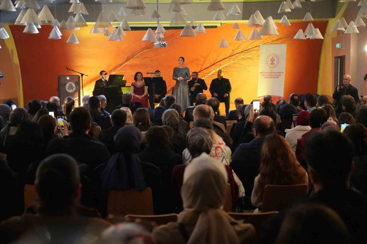 2. ANADOLU OPERA VE BALE FESTİVALİ’NİN İLK PERDESİ BAYBURT’TA AÇILDI