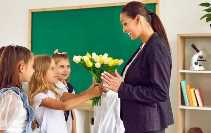 24 Kasım Öğretmenler Günü Resmi Tatil mi? 24 Kasım Pazartesi Okul Var mı?