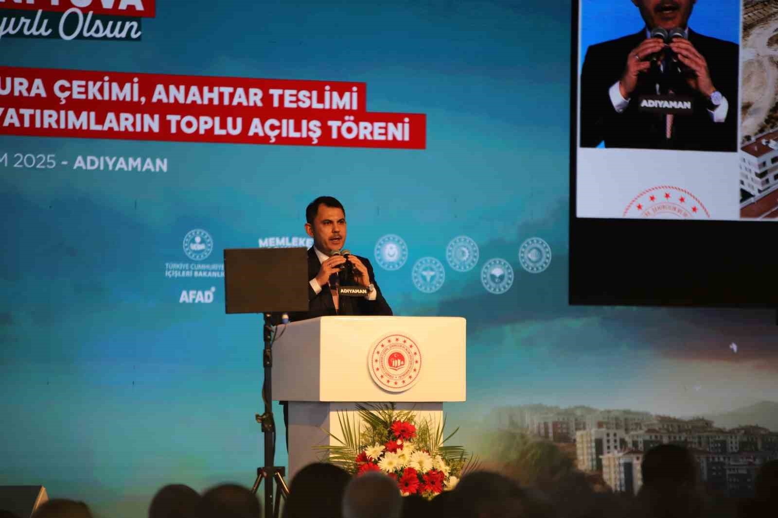 350 BİNİNCİ KONUTUN ANAHTAR TESLİM TÖRENİ İÇİN ADIYAMAN’A GELEN CUMHURBAŞKANI RECEP TAYYİP ERDOĞAN...