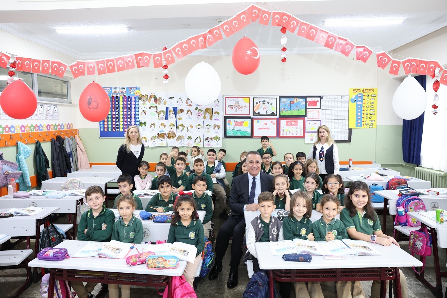 75. YIL İLKÖĞRETİM OKULU 2. SINIF ÖĞRENCİSİ ELİF MİNA, SINIF BAŞKANLIĞI SEÇİMLERİNDE BELEDİYE...