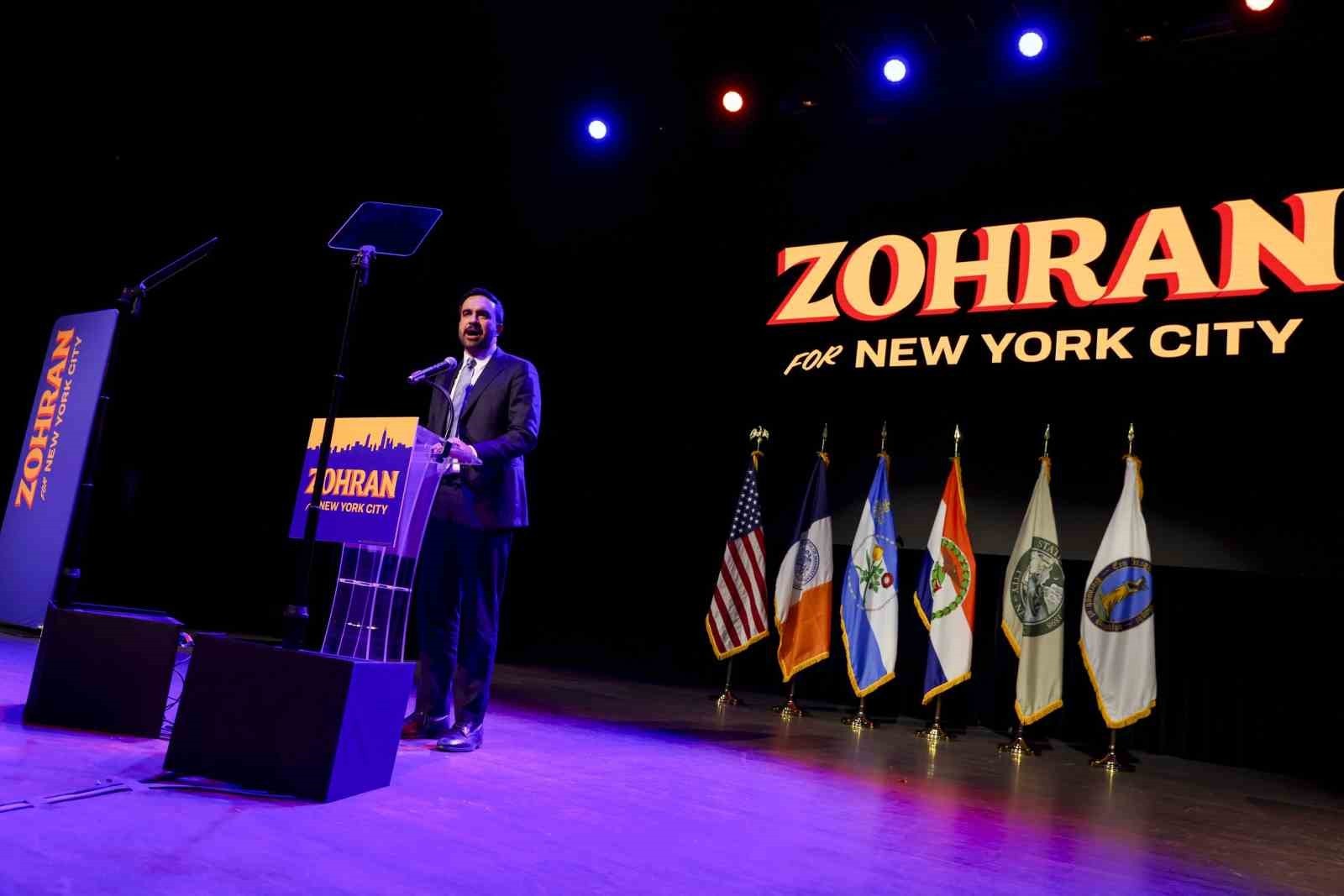 ABD'NİN NEW YORK ŞEHRİNDE YAPILAN BELEDİYE BAŞKANLIĞI SEÇİMİNİ DEMOKRAT PARTİ ADAYI VE İLK...