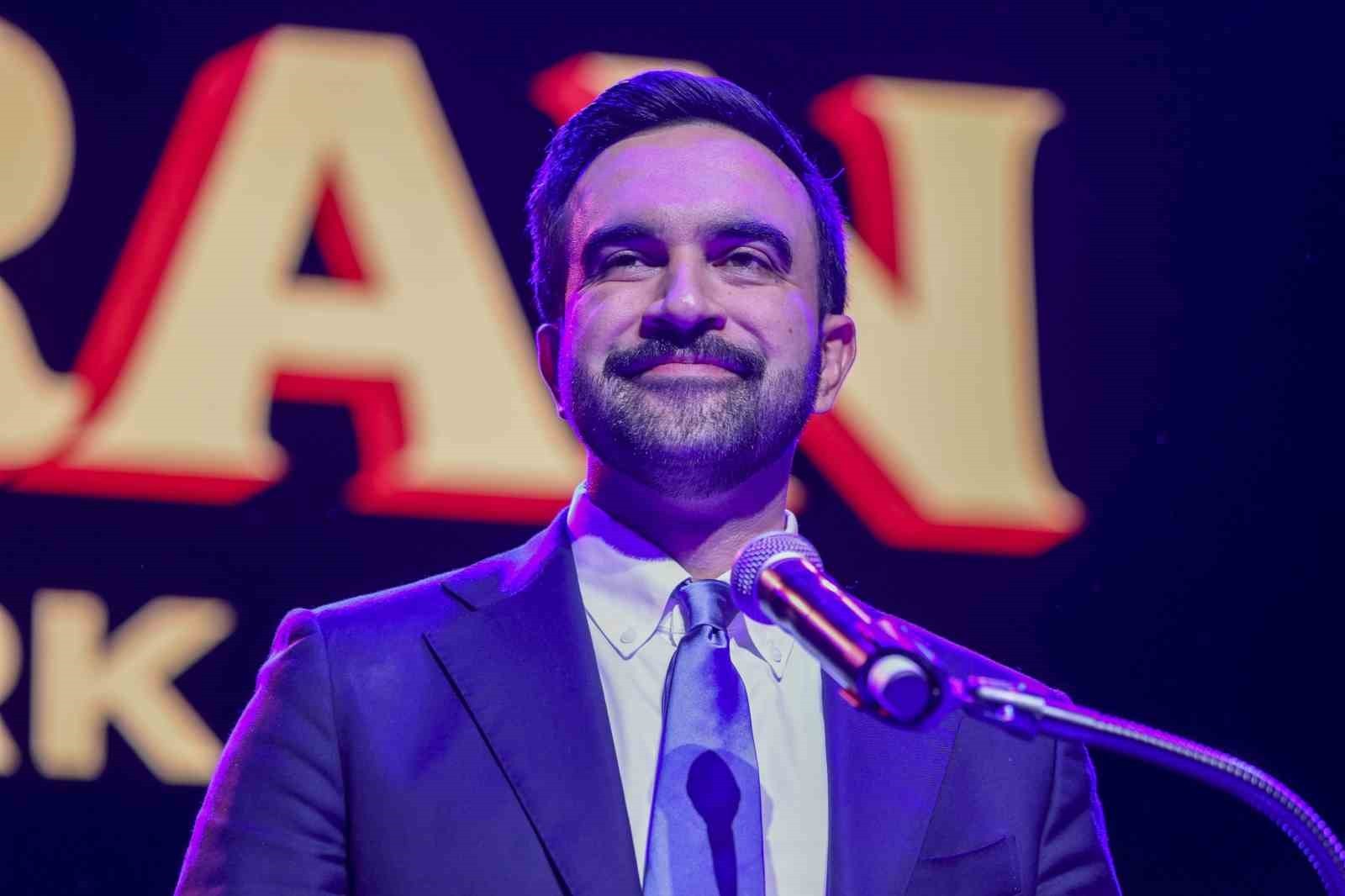 ABD'NİN NEW YORK ŞEHRİNDE YAPILAN BELEDİYE BAŞKANLIĞI SEÇİMİNİ DEMOKRAT PARTİ ADAYI VE İLK...