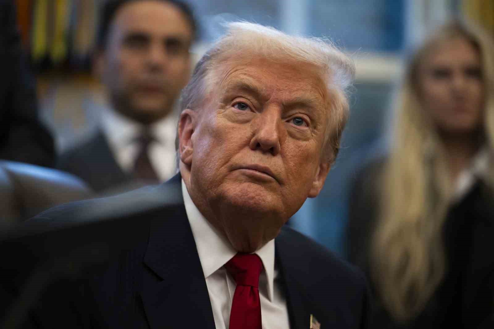 ABD BAŞKANI DONALD TRUMP, BEYAZ SARAY'DA SERGİO GOR’UN HİNDİSTAN BÜYÜKELÇİSİ OLARAK ATANDIĞI YEMİN...