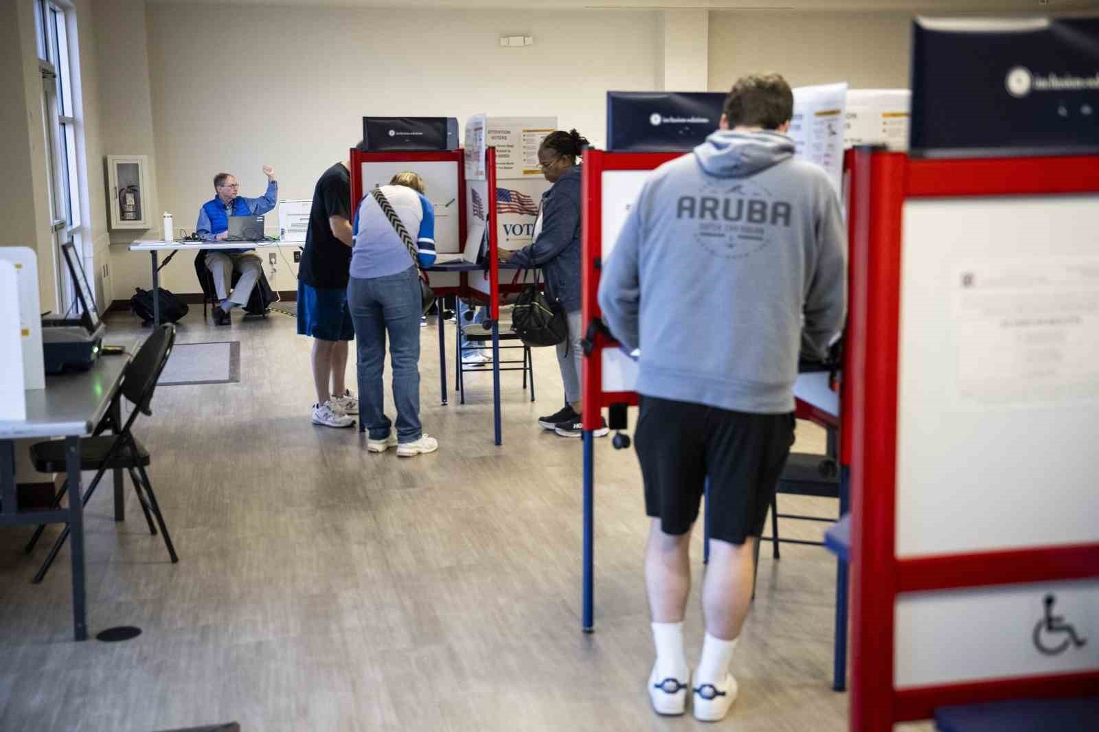 ABD’NİN NEW JERSEY EYALETİNDE DÜZENLENEN VALİ SEÇİMİ SIRASINDA YAPILAN BOMBA İHBARLARI NEDENİYLE...