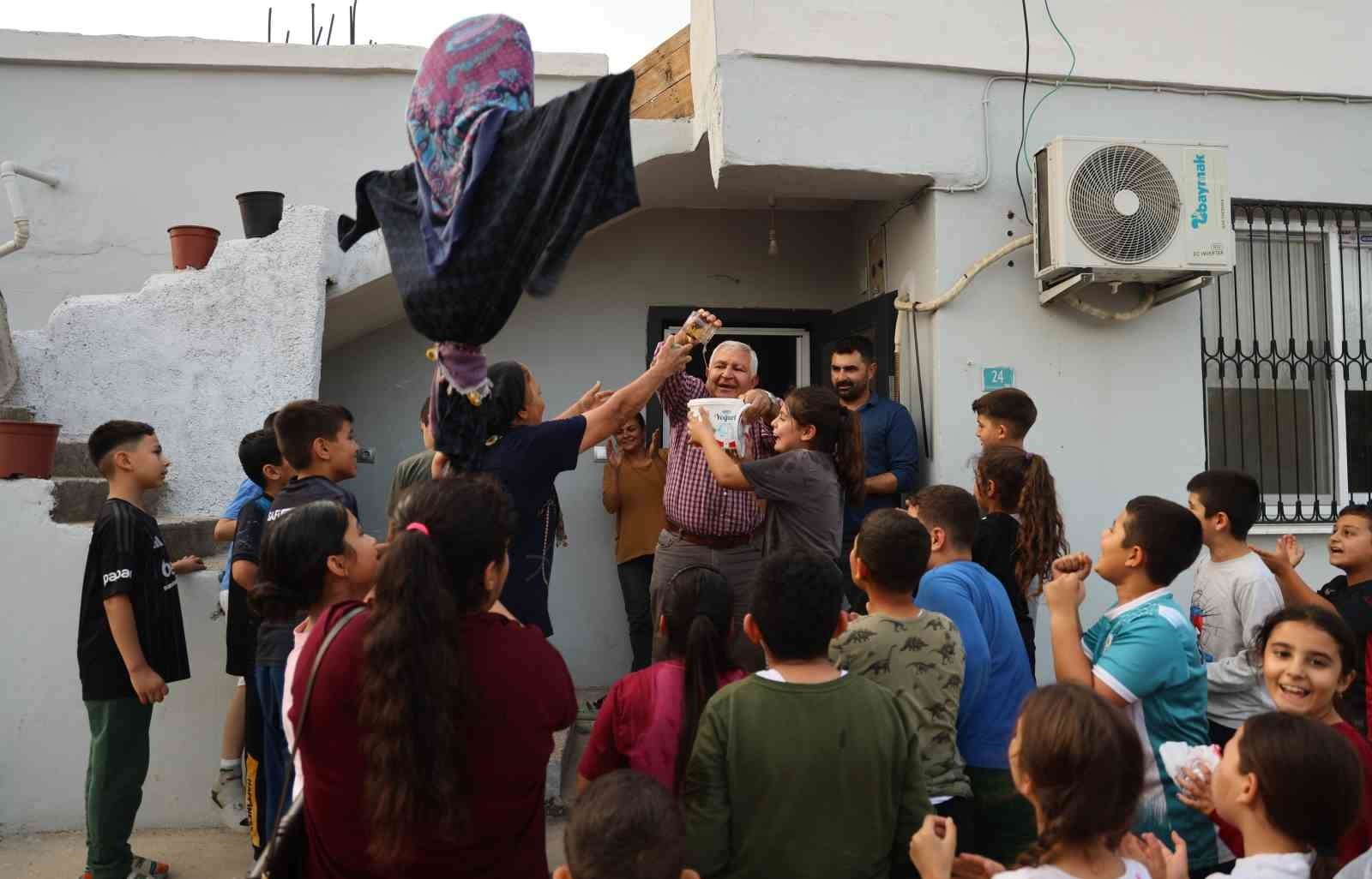 ADANA'DA ASIRLIK GELENEKLERİNİ UNUTMAYAN ÇOCUKLAR, ‘BODİ' İSMİNİ VERDİKLERİ MAKETLERİYLE BİRLİKTE...