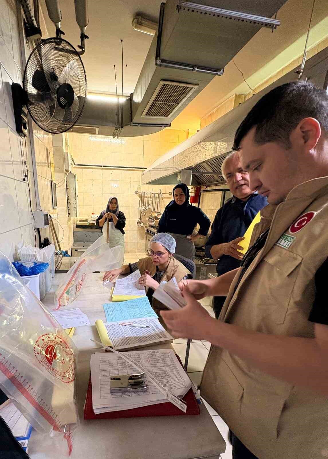 ADANA’DA 1 OCAK-15 KASIM TARİHLERİNİ KAPSAYAN DENETİMLERDE, GIDA SATIŞI YAPILAN İŞLETMELERE...