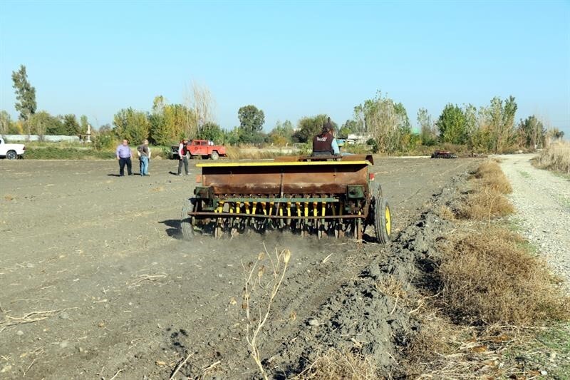 ADANA İL TARIM VE ORMAN MÜDÜRLÜĞÜ TARAFINDAN SEYHAN İLÇESİNDEKİ 480 DEKAR MERA İŞGALDEN...