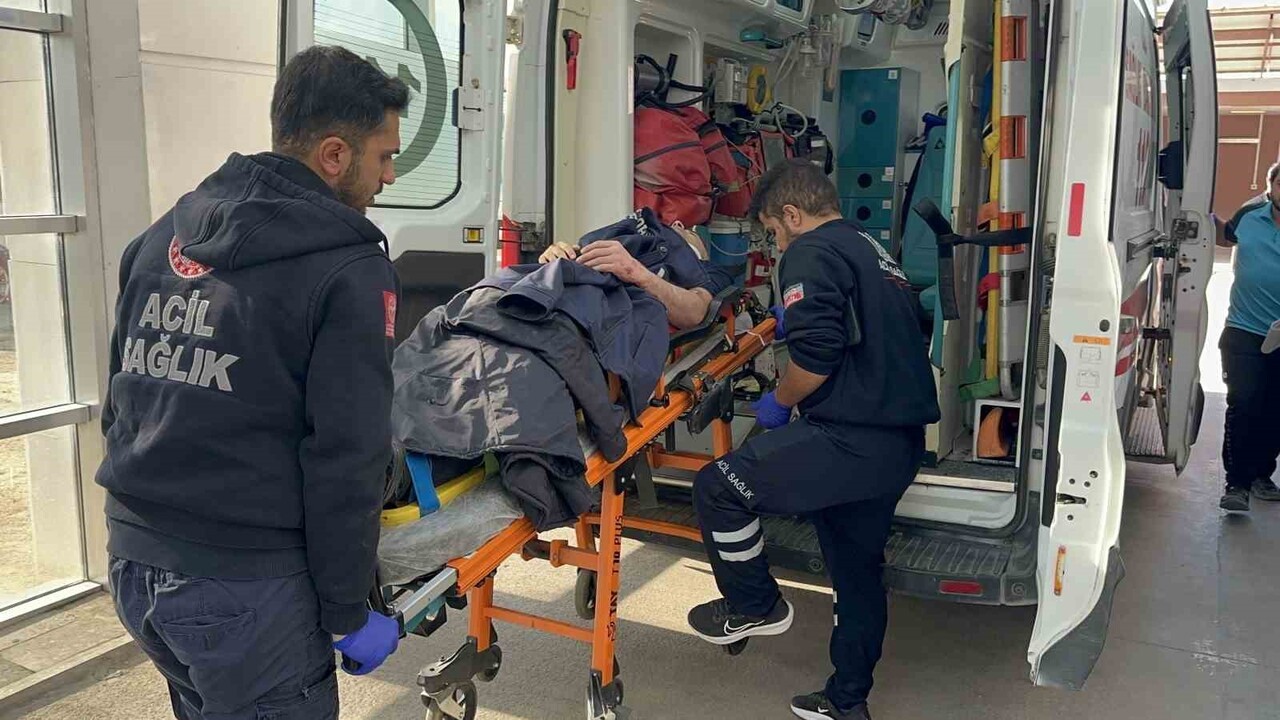 ADIYAMAN’DA İKİ OTOMOBİLİN ÇARPIŞMASI SONUCU MEYDANA GELEN KAZADA 3 İNFAZ KORUMA MEMURU...