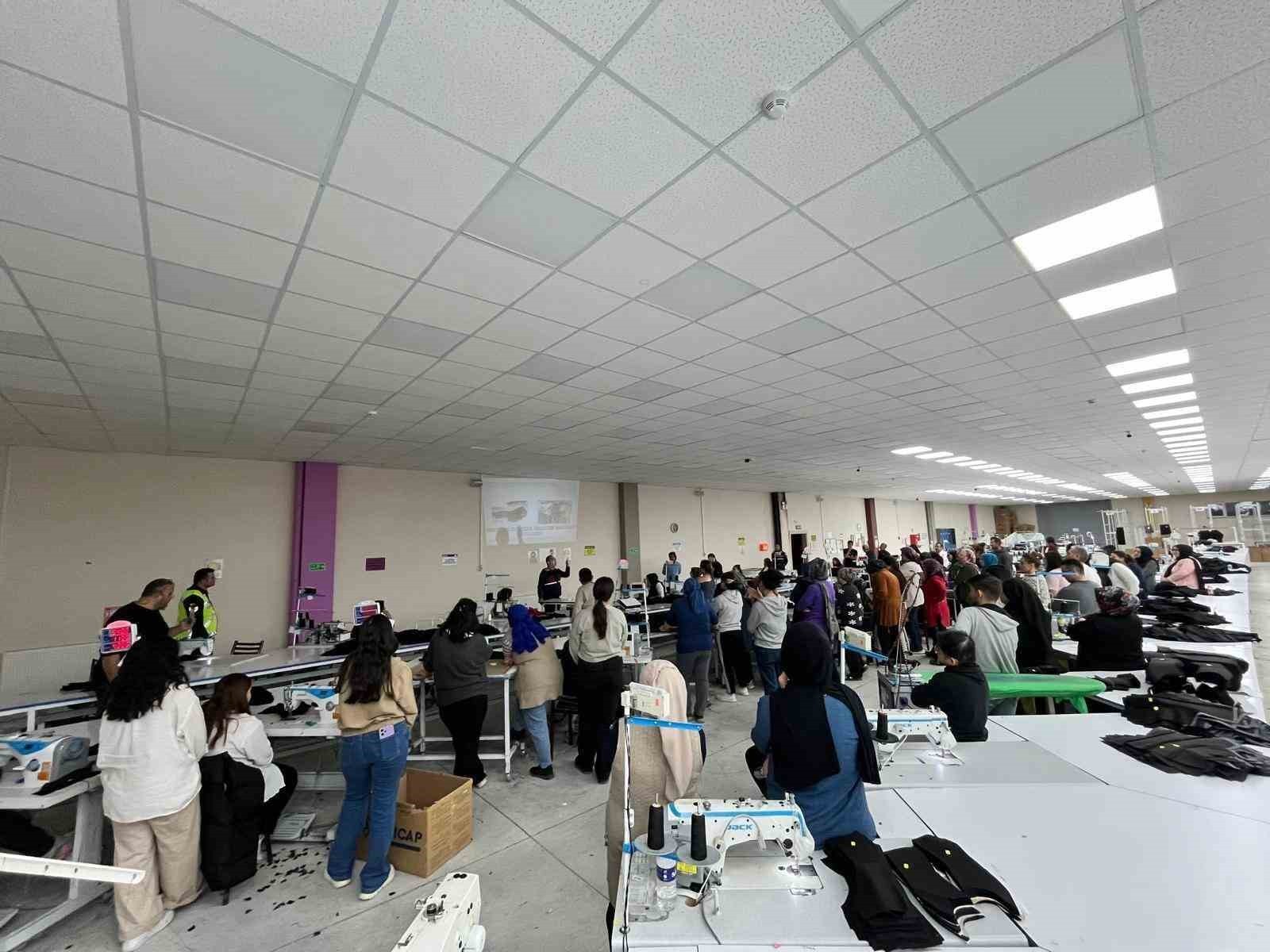 AFYONKARAHİSAR'DA JANDARMA EKİPLERİ TARAFINDAN YAKLAŞIK 130 ANNE VE ANNE ADAYINA UYUŞTURUCU İLE...