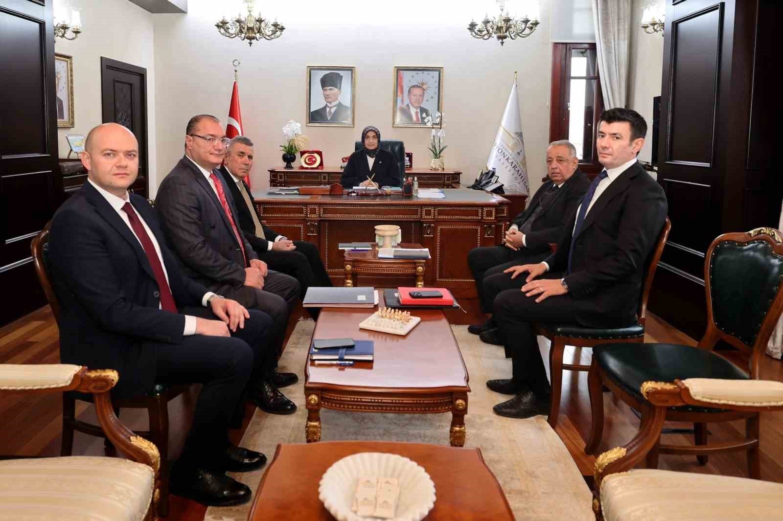 AFYONKARAHİSAR'DA KAMU HİZMETLERİNİN KALİTESİNİN ARTIRILMASI VE YÜRÜTÜLEN MEVCUT ÇALIŞMALARIN...