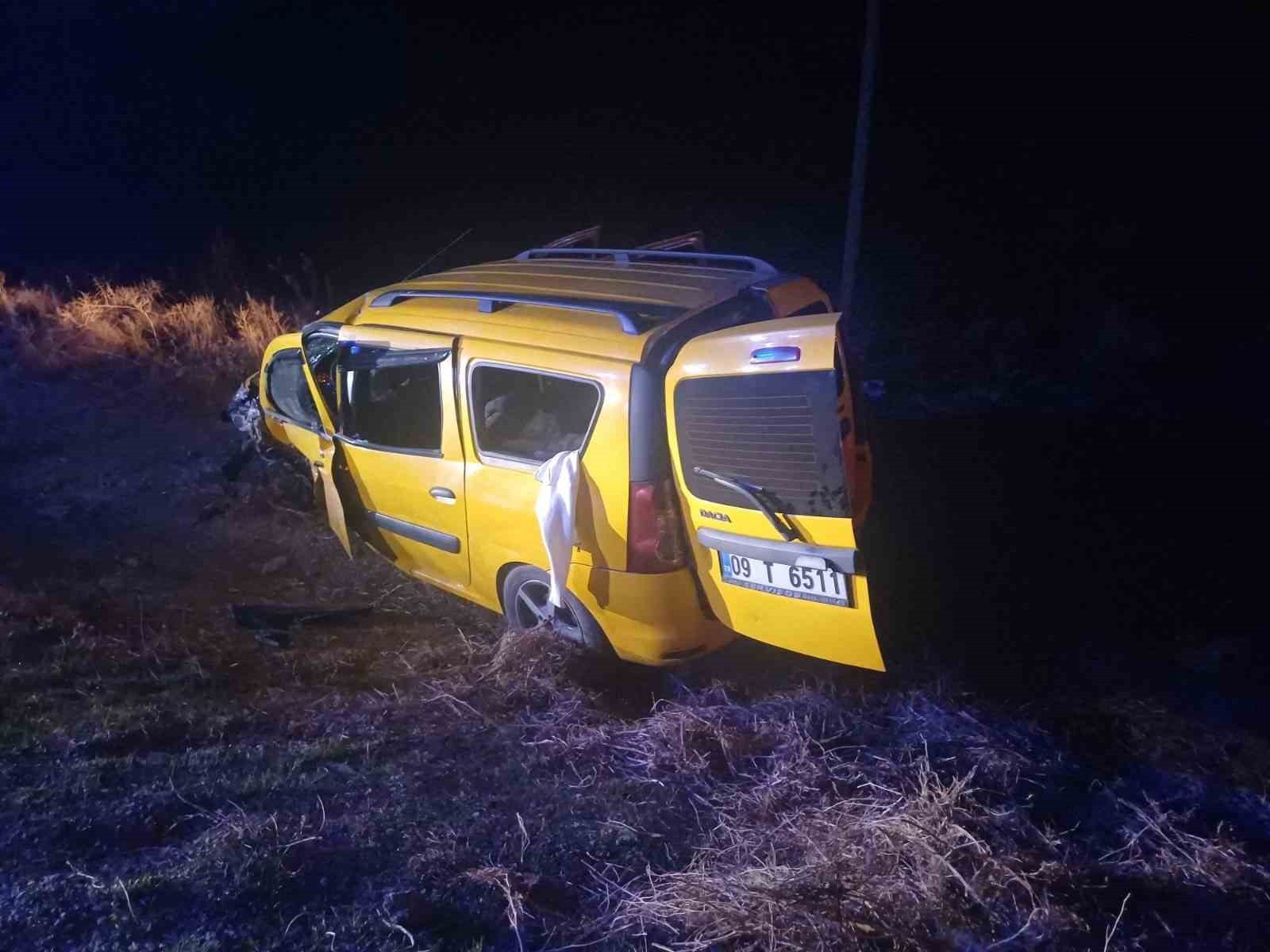 AFYONKARAHİSAR'DA TİCARİ TAKSİ İLE OTOMOBİLİN ÇARPIŞTIĞI TRAFİK KAZASINDA BİR ÇOCUK YAŞAMINI...