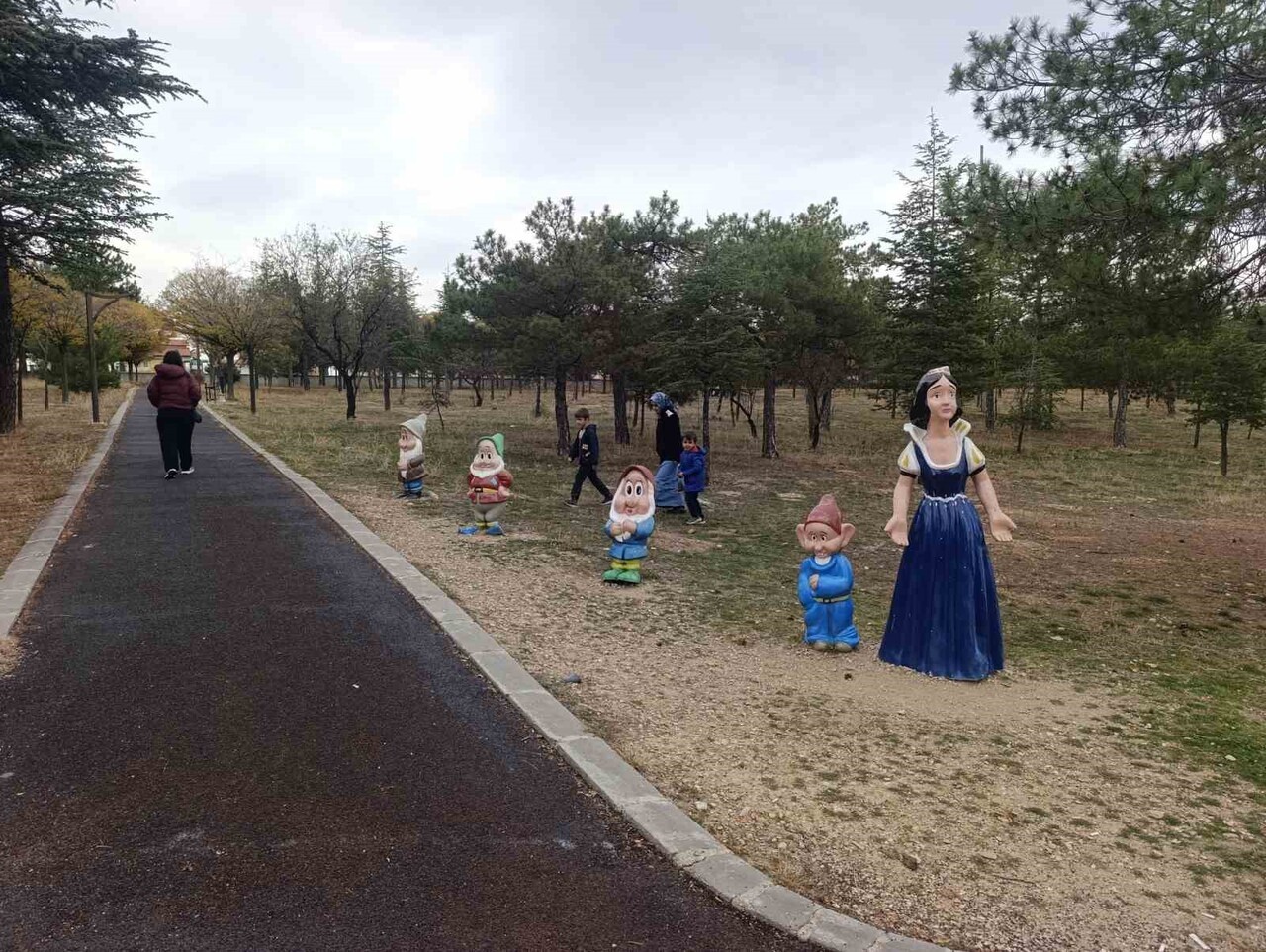 AFYONKARAHİSAR'DA YAŞANAN BİR HIRSIZLIK OLAYI BU KADARINA DA 'PES' DEDİRTİRKEN, BİR PARKA KONULAN...