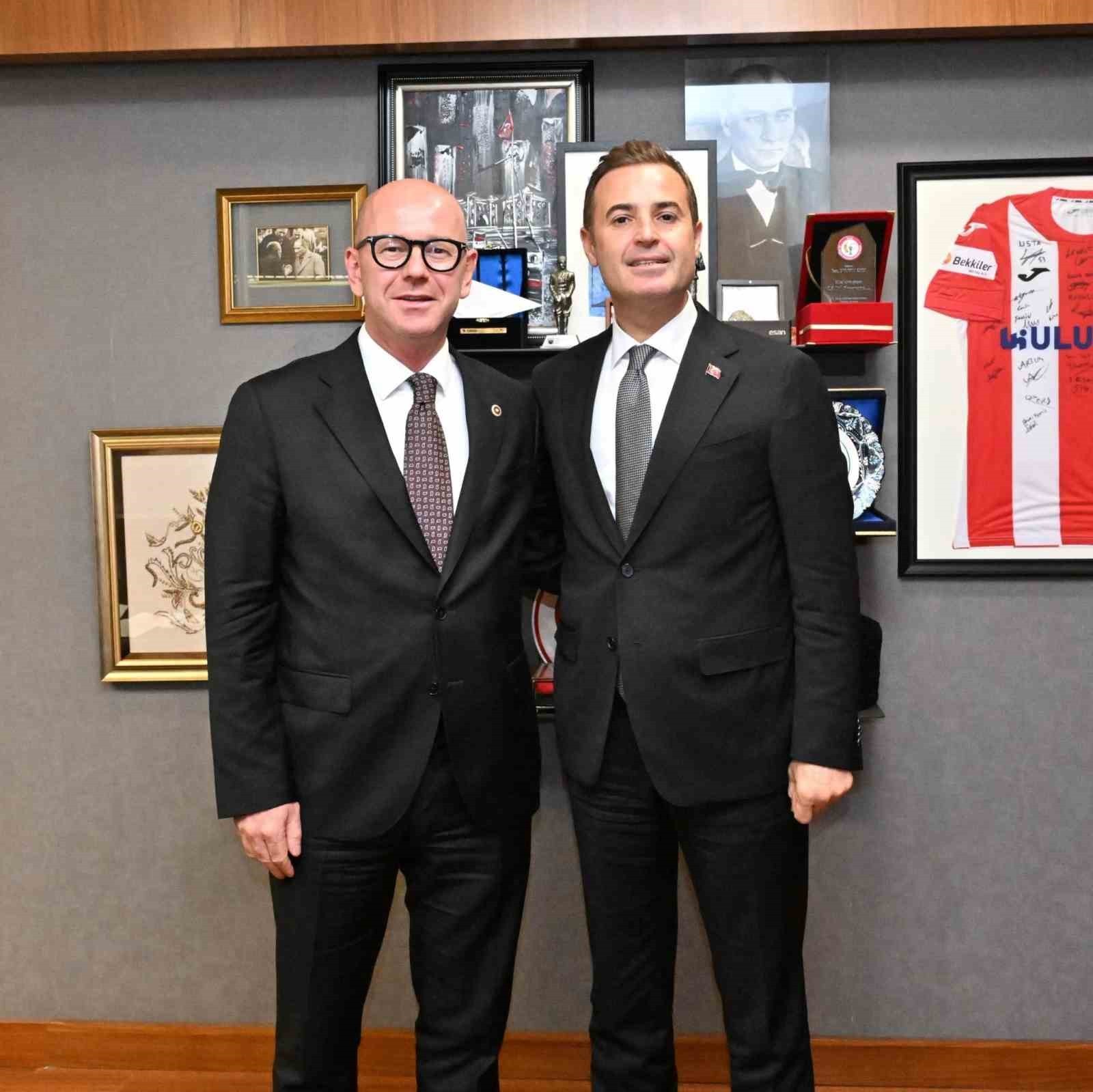 AHMET AKIN KUVAYIMİLLİYE RUHUNU ANKARA’YA TAŞIDI