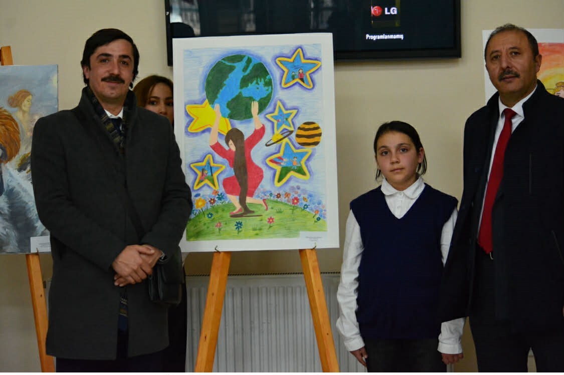 AİLE VE SOSYAL HİZMETLER İL MÜDÜRLÜĞÜ TARAFINDAN DÜZENLENEN 'AİLEDE KADIN' KONULU RESİM YARIŞMASI...