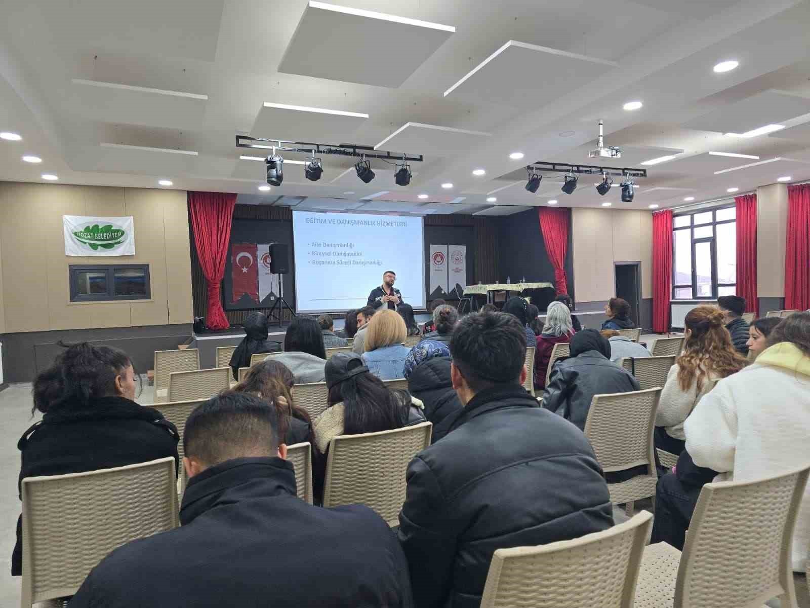 AİLE VE SOSYAL HİZMETLER TUNCELİ İL MÜDÜRÜ HÜSEYİN OKAN VE BERABERİNDEKİ HEYET, "MAHALLEMİZ...