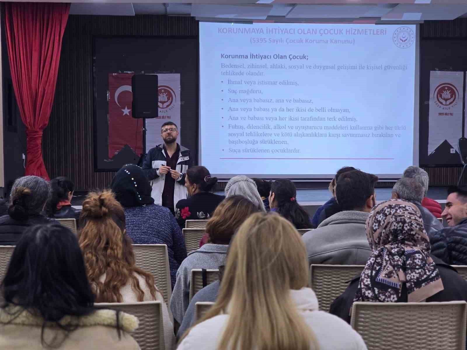 AİLE VE SOSYAL HİZMETLER TUNCELİ İL MÜDÜRÜ HÜSEYİN OKAN VE BERABERİNDEKİ HEYET, "MAHALLEMİZ...