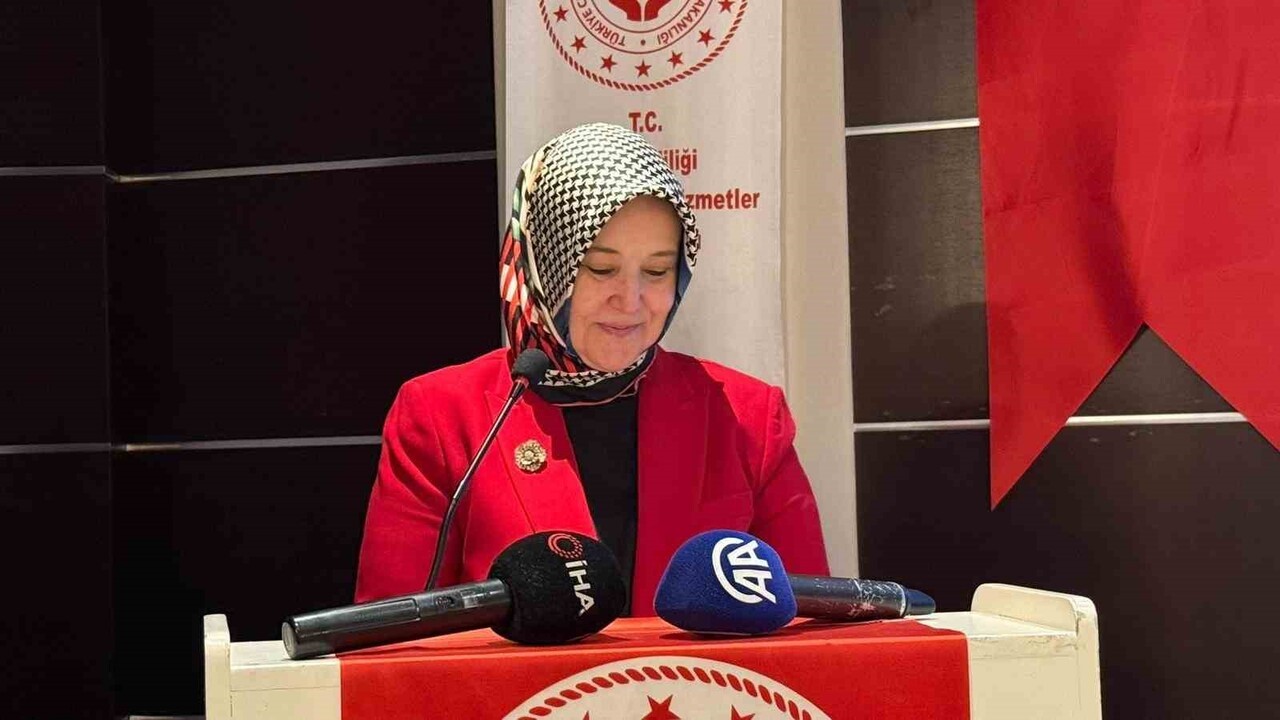 AİLE VE SOSYAL POLİTİKALAR BAKAN YARDIMCISI LEMAN YENİGÜN, BURADA YAPTIĞI KONUŞMADA, 26. ULUSAL...